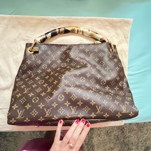 Brand new Louis Vuitton Artsy